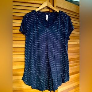 Latched Mama V-Neck Boyfriend Nursing Tee